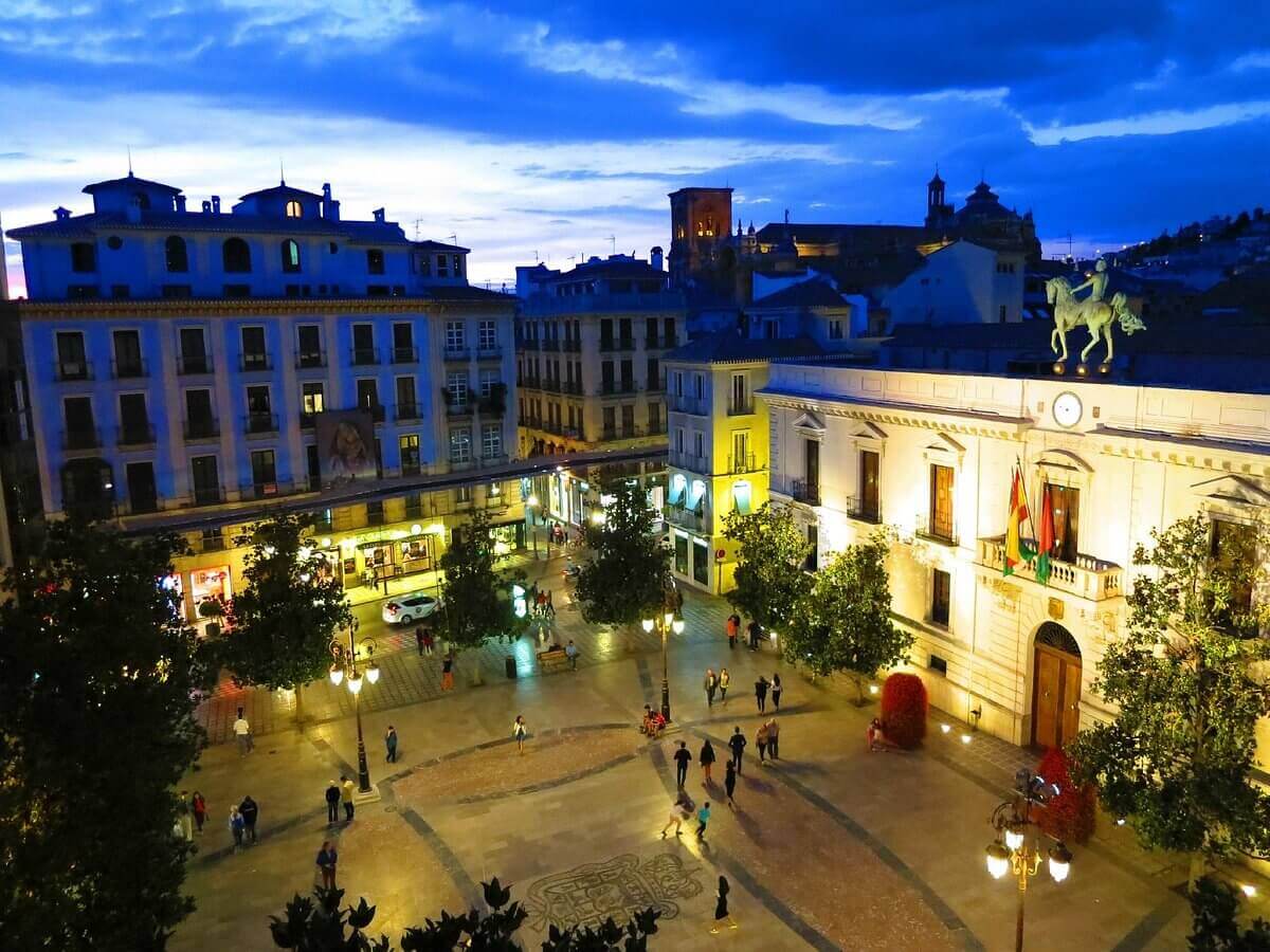 Plazas y plazoletas de Granada