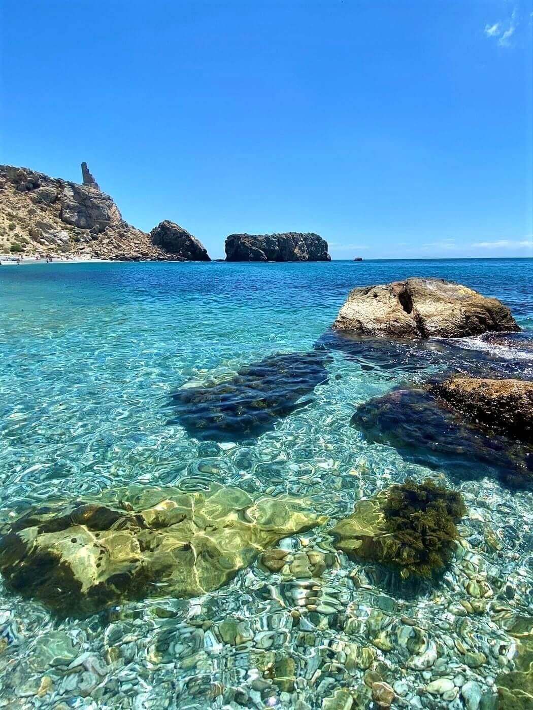 Descubre las mejores playas de Granada: disfruta del sol y del mar