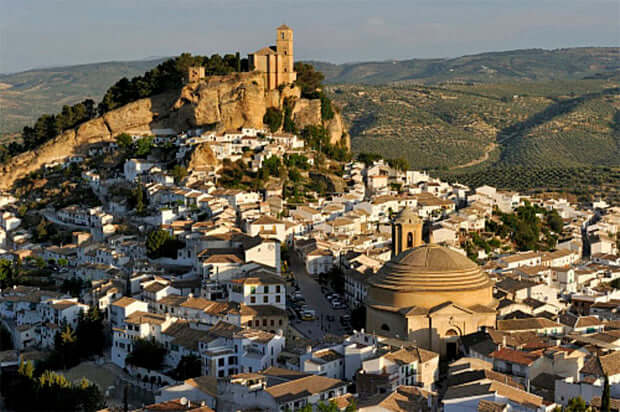 Descubre la belleza de Montefrío Granada: turismo, historia y cultura