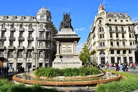 Plaza Isabel la Católica en Granada