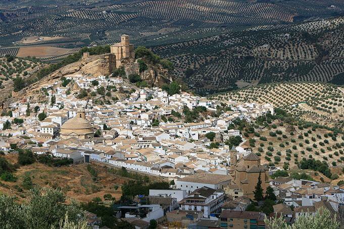 8 pueblos imprescindibles para visitar en los alrededores de Granada