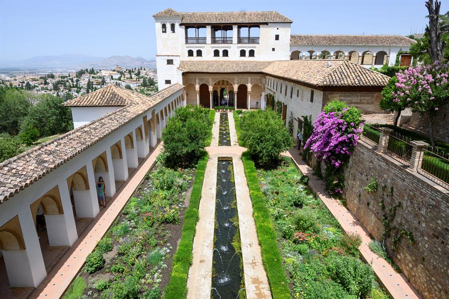 ¿Cuánto tiempo se tarda en ver la Alhambra?