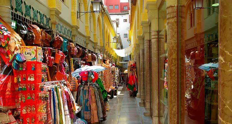 Descubre los mejores lugares turísticos para visitar en Granada - Guía de Turismo en Granada.