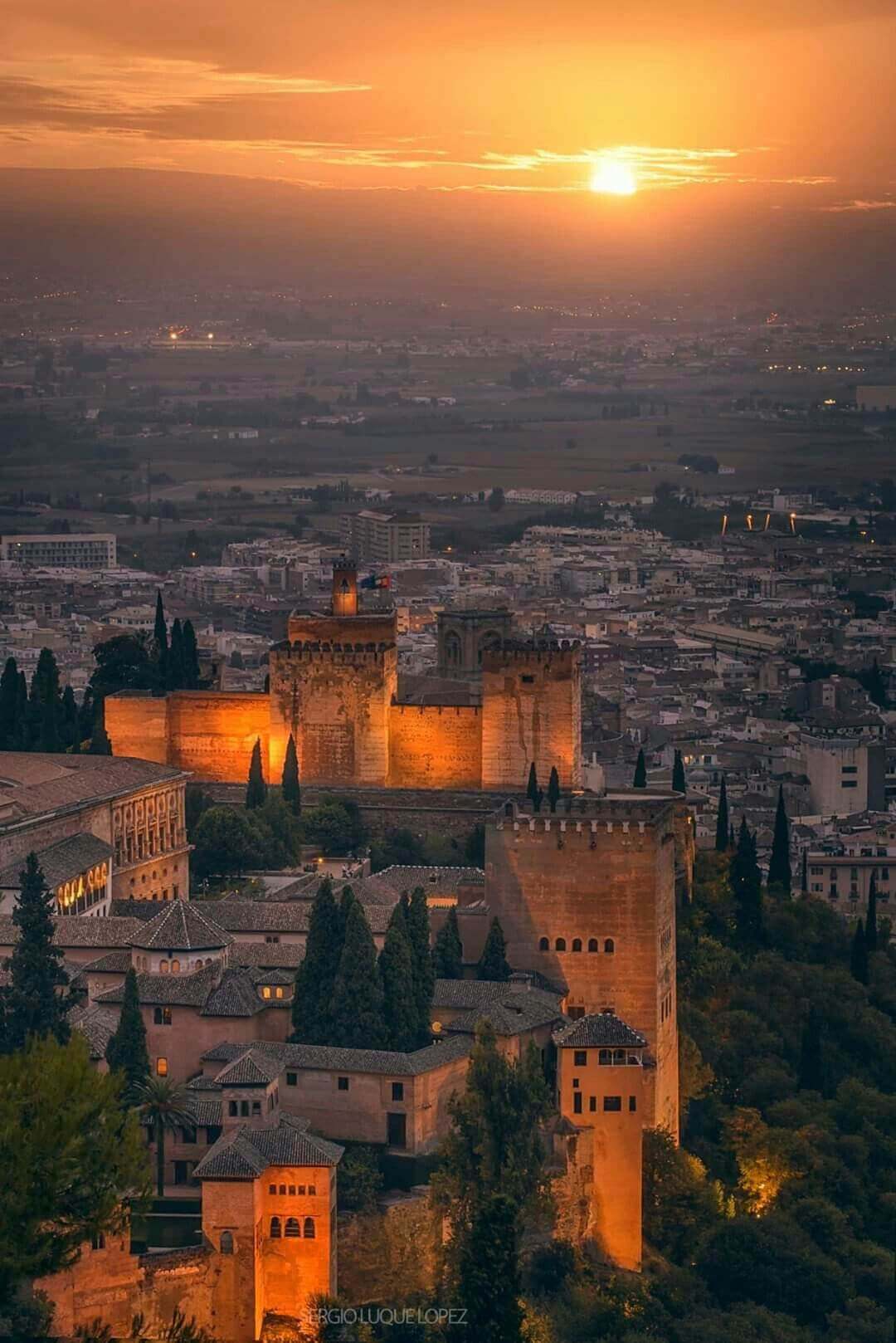 La Alhambra de Granada: Descubre la joya arquitectónica de España