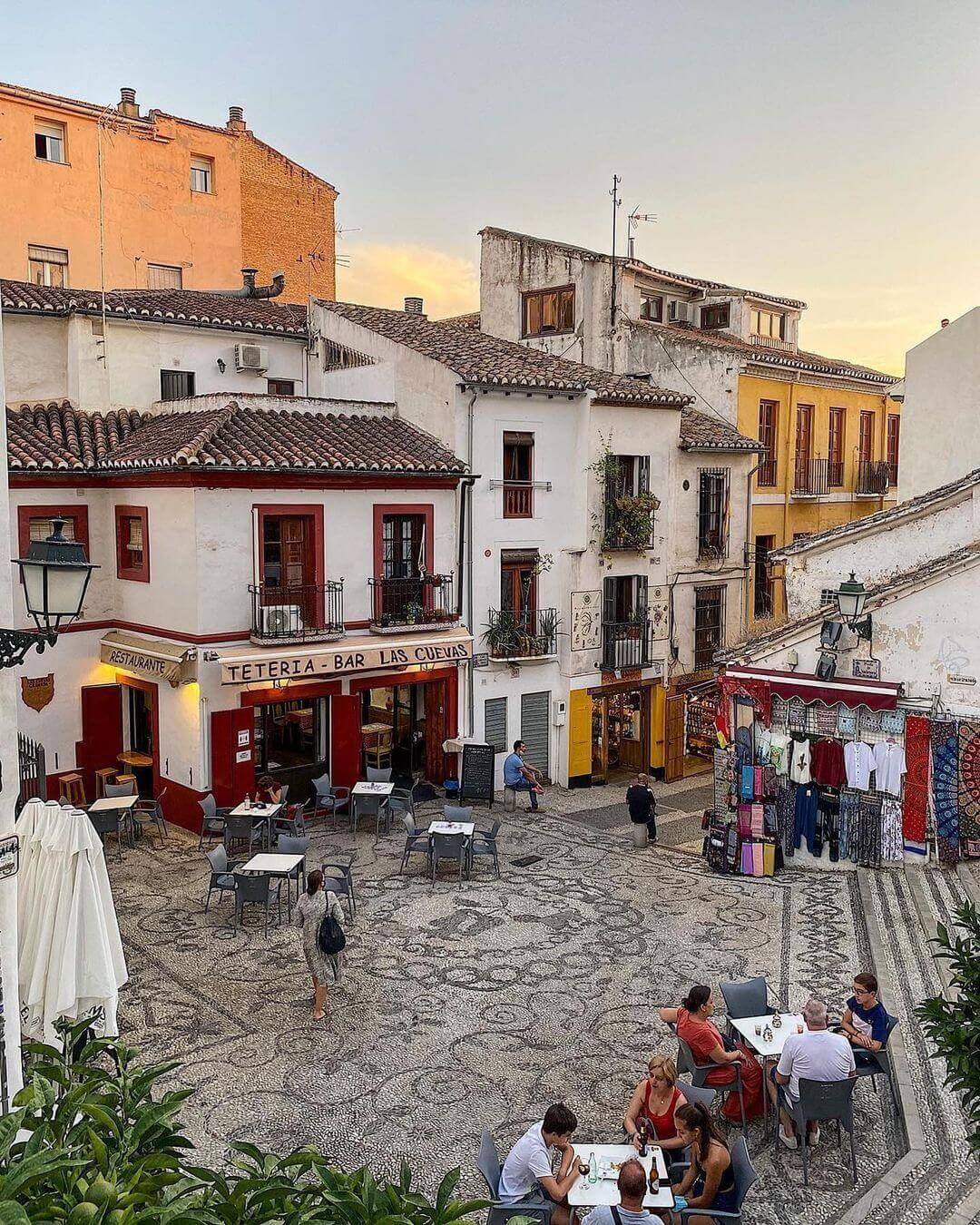 Freetour Granada: Descubre la ciudad de manera gratuita con nuestros guías expertos