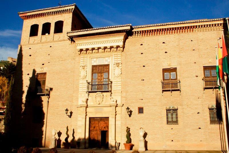 Palacio de los Córdova: Un tesoro histórico y arquitectónico en Granada