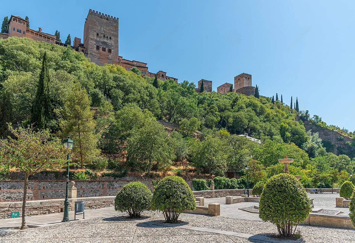 Curiosidades del Paseo de los Tristes Granada